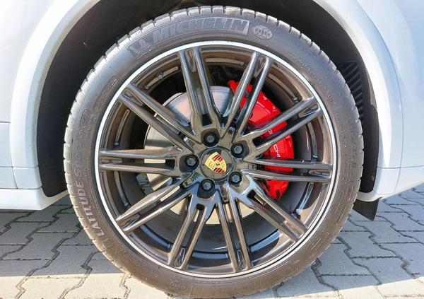 Porsche Cayenne cena 226500 przebieg: 194000, rok produkcji 2016 z Toruń małe 106